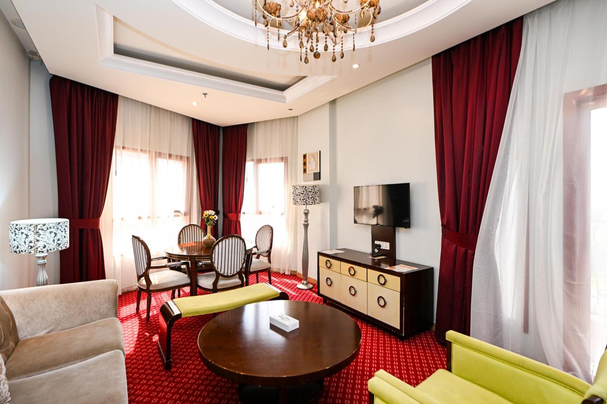 Red Castle Hotel Sharjah Bagian luar foto